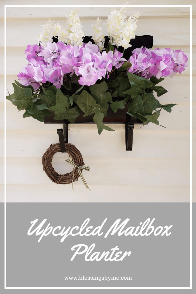 Upcylced Mailbox Planter