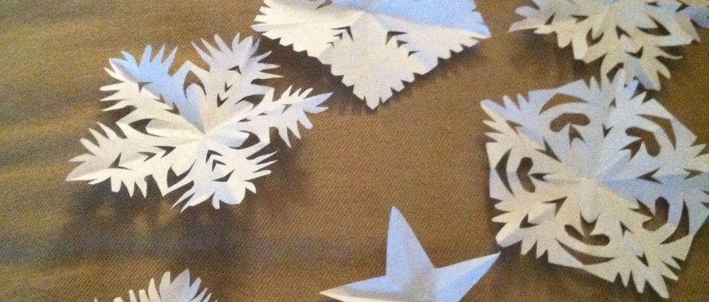 make paper snowflakes