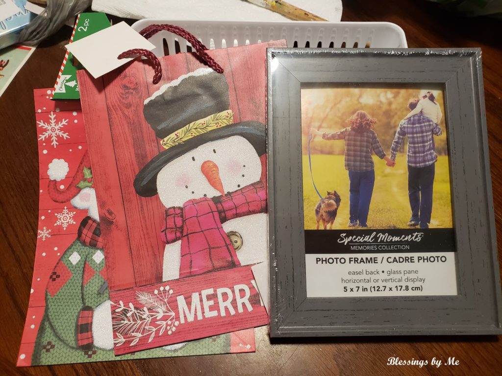 materials needed for snowman picture frame